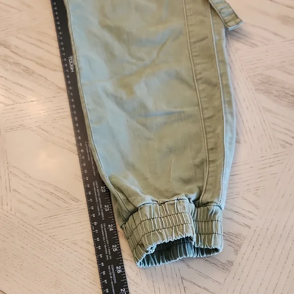 VIP Olive Green Cropped Ankle Cargo Jeans Women's Size 11/12 - Picture 5 of 7